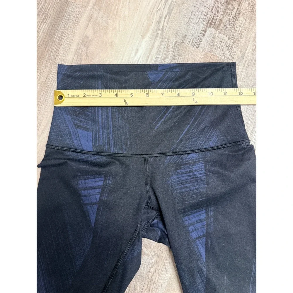 Lululemon High Rise Crop Leggings Navy Blue Black Abstract‎ Print Size 4